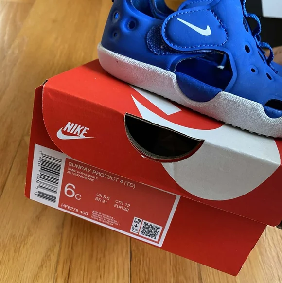 Nike Sunray Protect 4 Kids Royal Blue Water Shoe Size 6c - Picture 3 of 11
